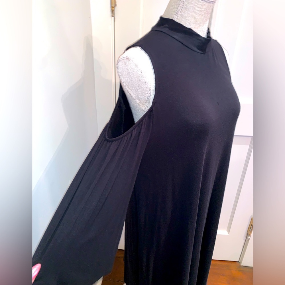 💕EVERLY💕OFF THE SHOULDER KNIT DRESS. NWOT. EXCELLENT CONDITION!